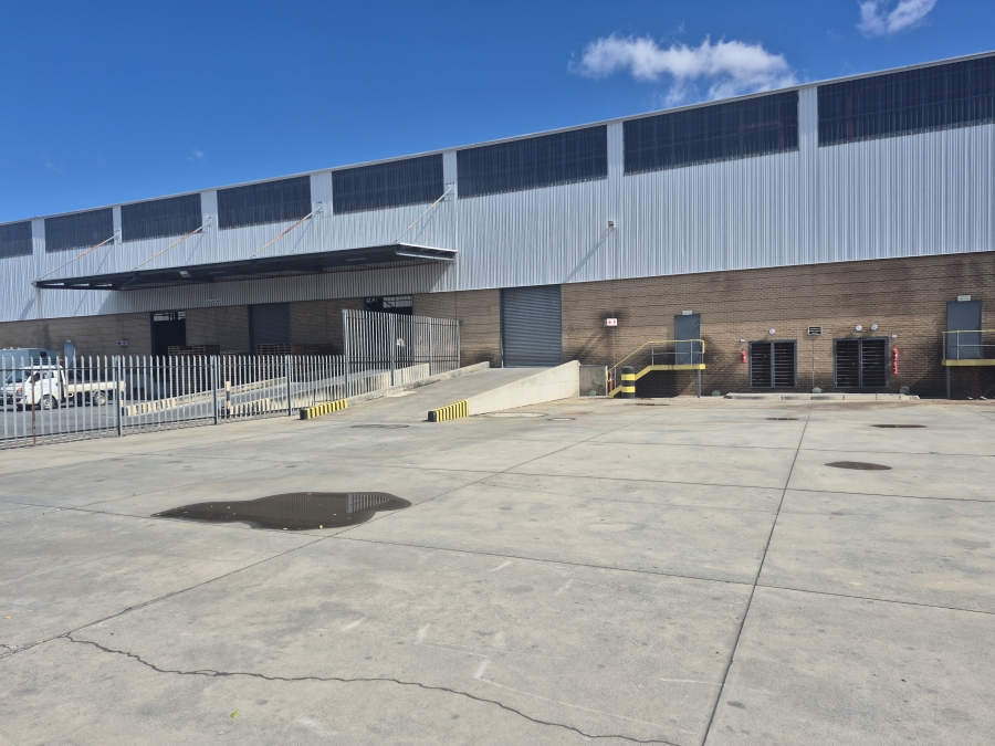 To Let Commercial Property for Rent in Gosforth Park Gauteng