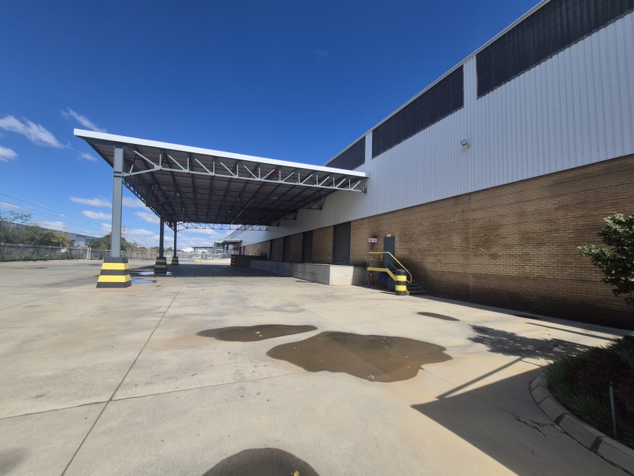 To Let Commercial Property for Rent in Gosforth Park Gauteng