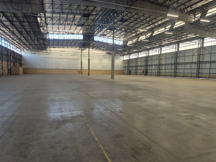 To Let Commercial Property for Rent in Gosforth Park Gauteng