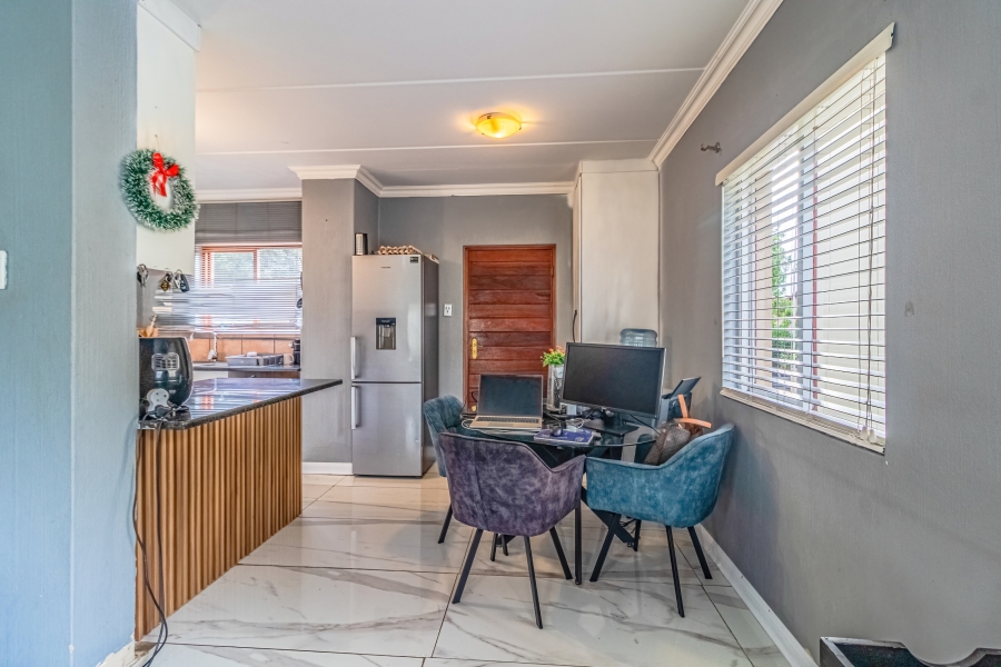 2 Bedroom Property for Sale in Ruimsig Gauteng