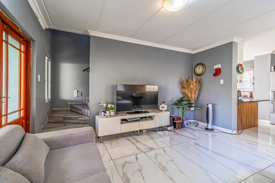 2 Bedroom Property for Sale in Ruimsig Gauteng