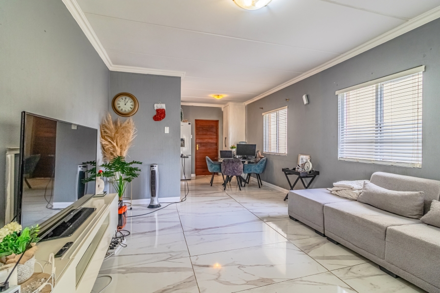 2 Bedroom Property for Sale in Ruimsig Gauteng