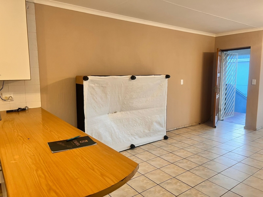 2 Bedroom Property for Sale in Brackenhurst Gauteng