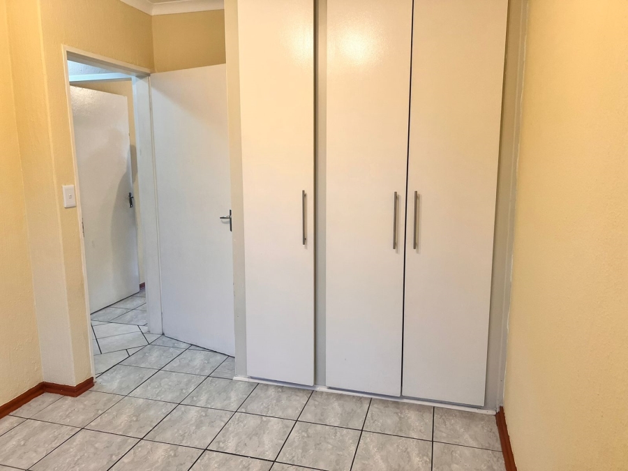 2 Bedroom Property for Sale in Brackenhurst Gauteng