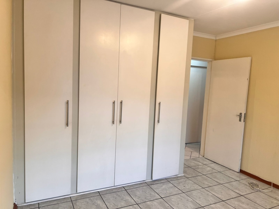 2 Bedroom Property for Sale in Brackenhurst Gauteng