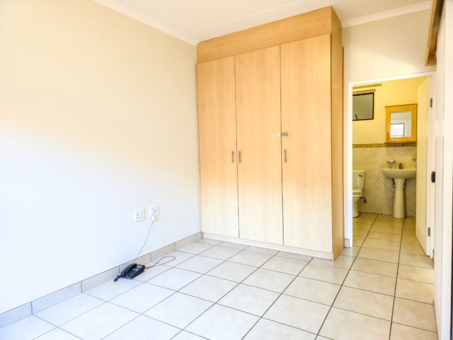 1 Bedroom Property for Sale in Bougainvillea Estate Gauteng