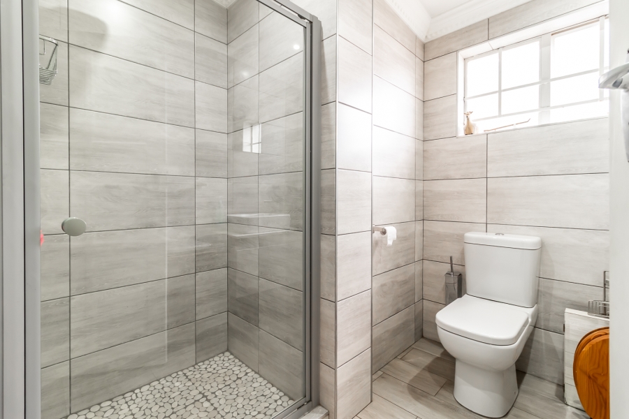 3 Bedroom Property for Sale in Waverley Gauteng