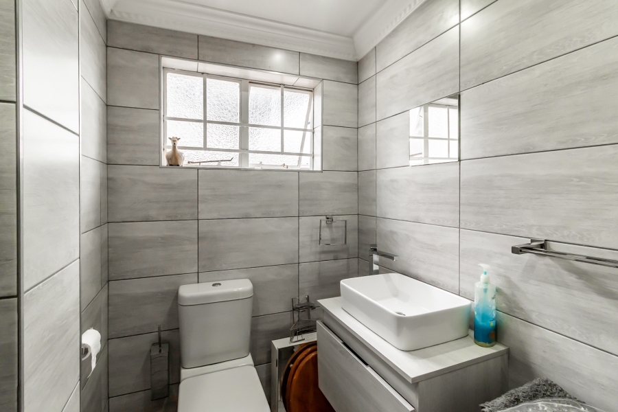 3 Bedroom Property for Sale in Waverley Gauteng