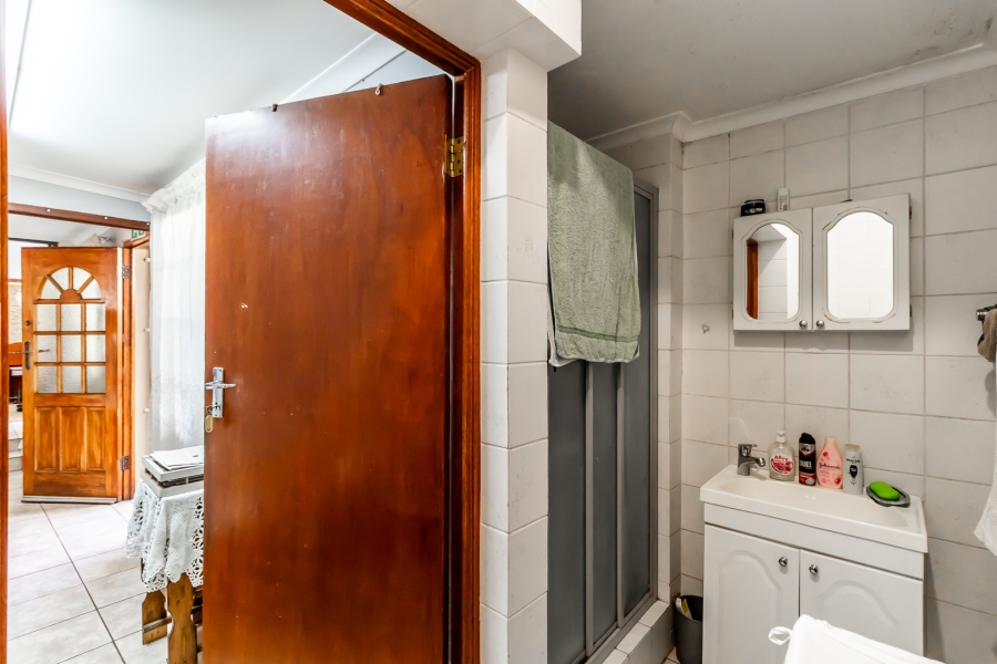 3 Bedroom Property for Sale in Waverley Gauteng