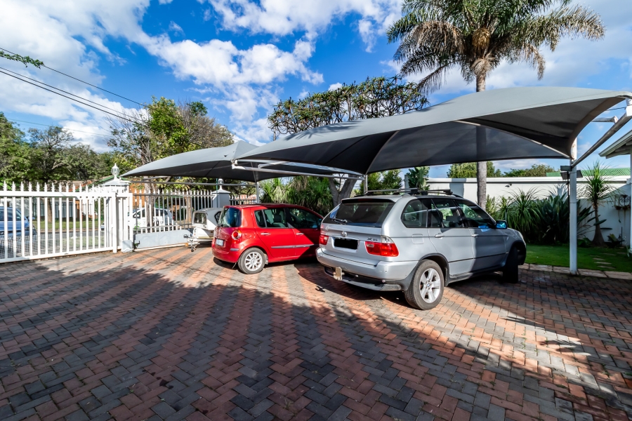 3 Bedroom Property for Sale in Waverley Gauteng