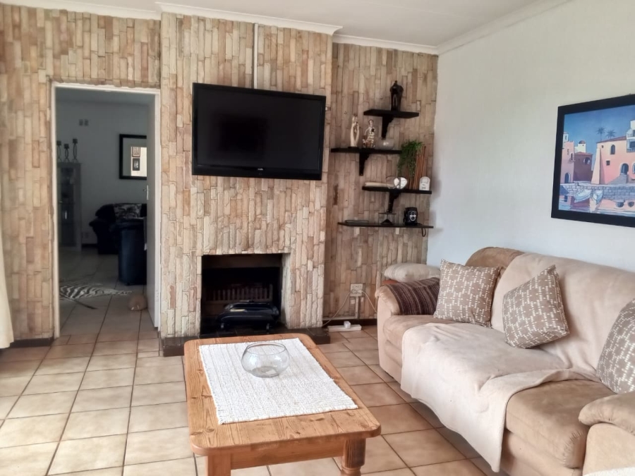 4 Bedroom Property for Sale in Weltevreden Park Gauteng