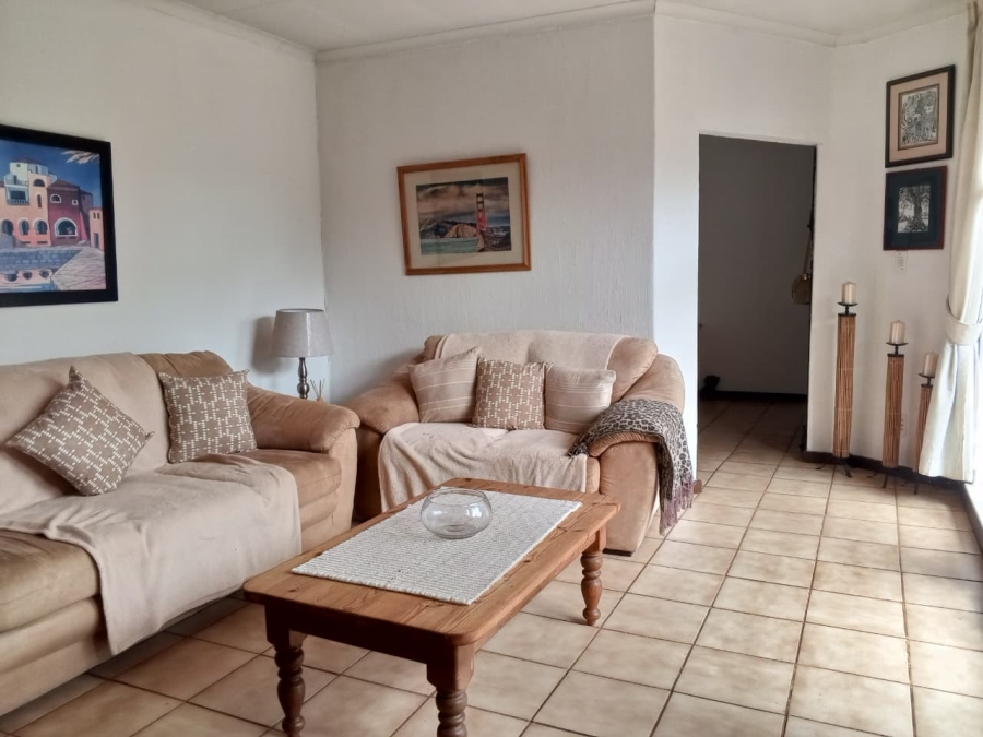 4 Bedroom Property for Sale in Weltevreden Park Gauteng