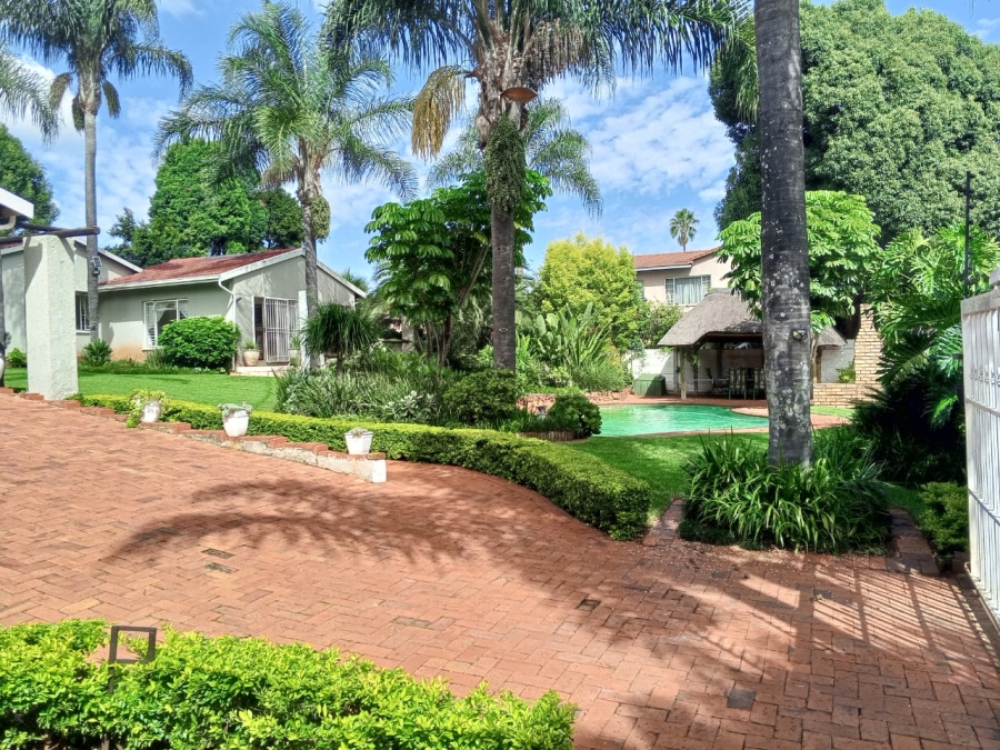 4 Bedroom Property for Sale in Weltevreden Park Gauteng
