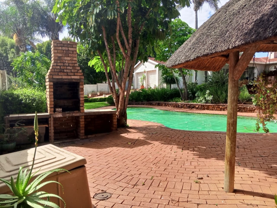 4 Bedroom Property for Sale in Weltevreden Park Gauteng