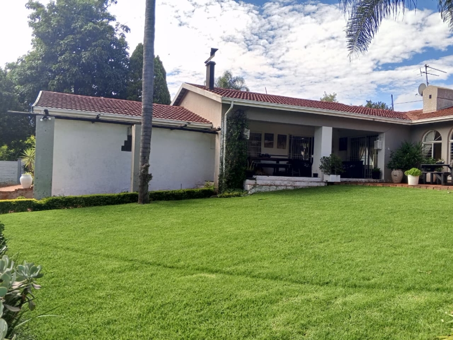 4 Bedroom Property for Sale in Weltevreden Park Gauteng