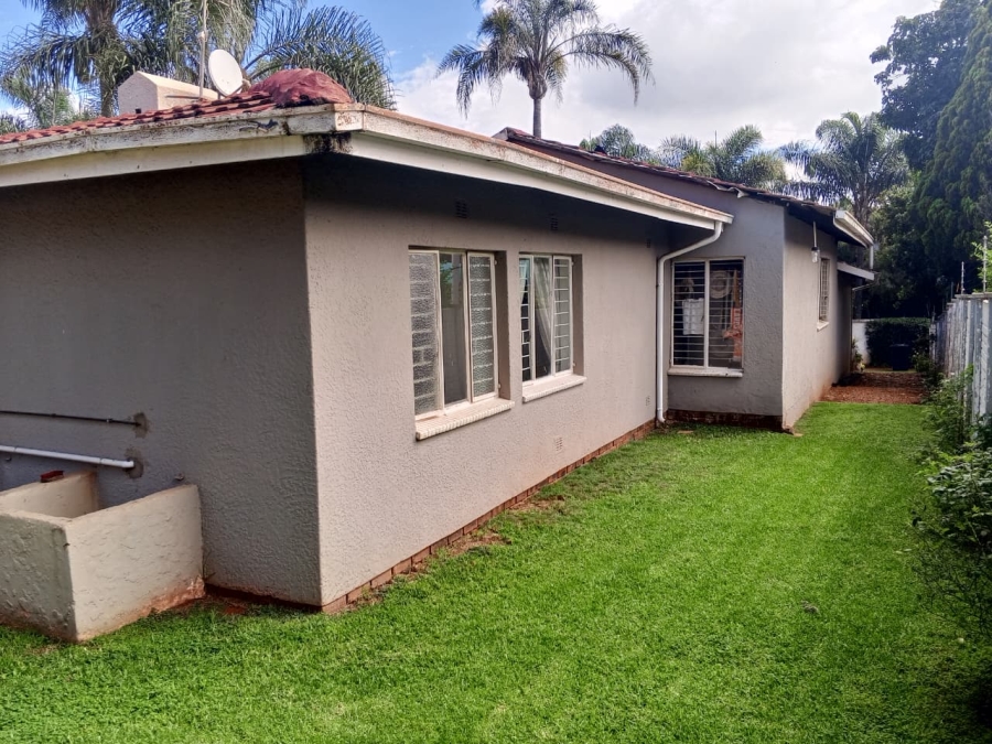 4 Bedroom Property for Sale in Weltevreden Park Gauteng
