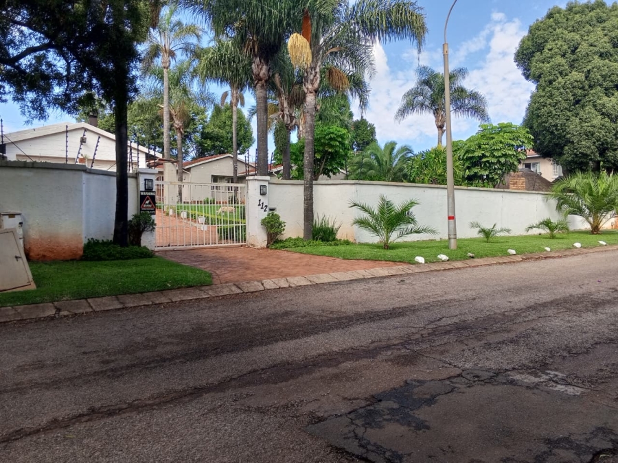 4 Bedroom Property for Sale in Weltevreden Park Gauteng