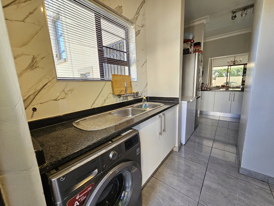 3 Bedroom Property for Sale in Douglasdale Gauteng