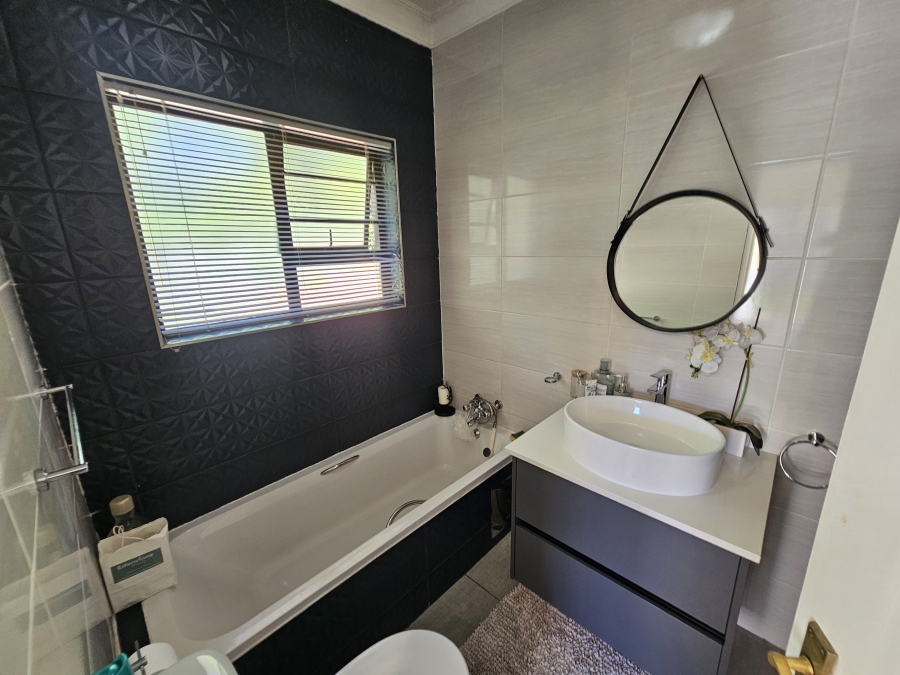 3 Bedroom Property for Sale in Douglasdale Gauteng