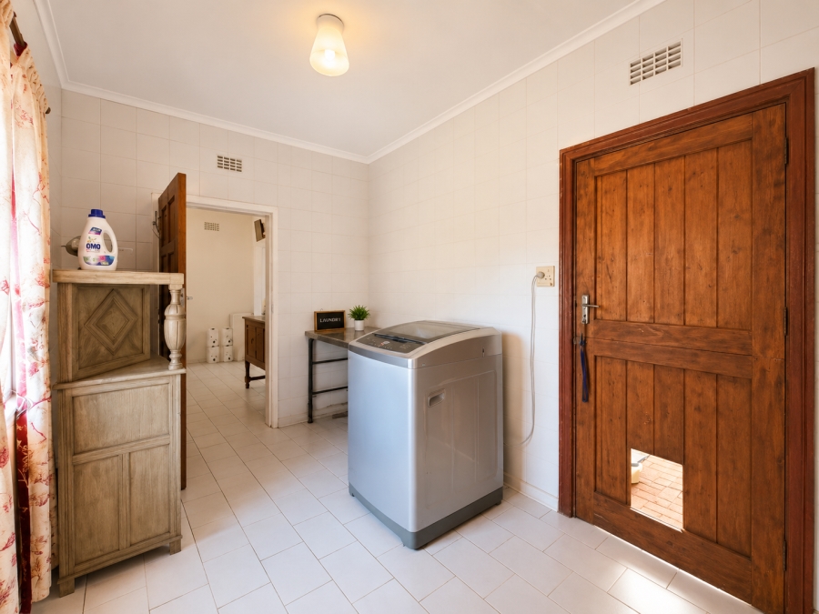5 Bedroom Property for Sale in Three Rivers Proper Gauteng