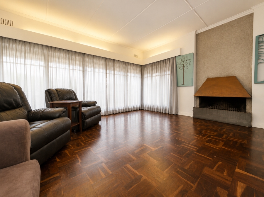 5 Bedroom Property for Sale in Three Rivers Proper Gauteng
