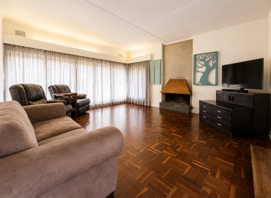 5 Bedroom Property for Sale in Three Rivers Proper Gauteng
