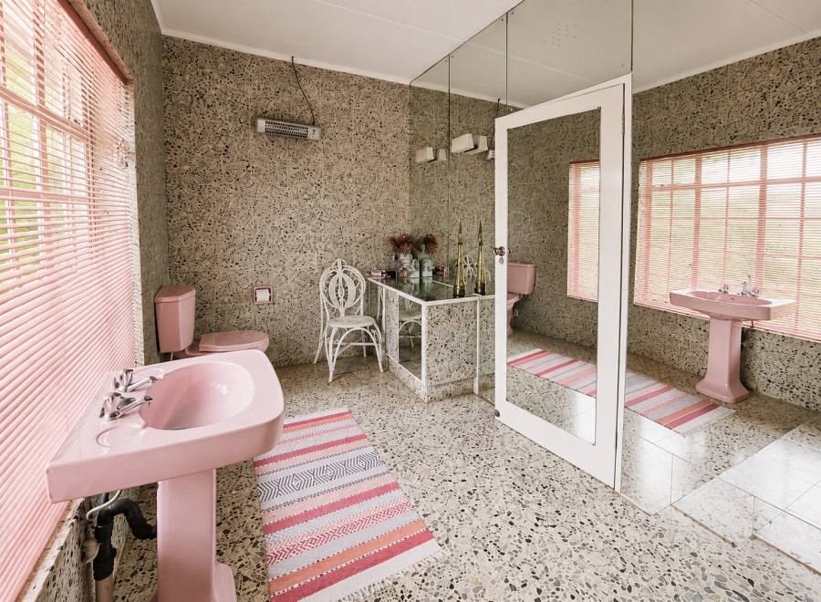 5 Bedroom Property for Sale in Three Rivers Proper Gauteng