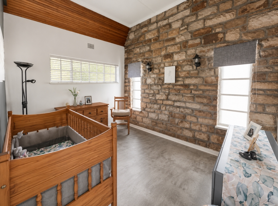5 Bedroom Property for Sale in Three Rivers Proper Gauteng