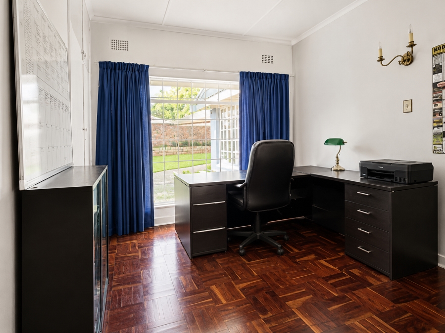5 Bedroom Property for Sale in Three Rivers Proper Gauteng