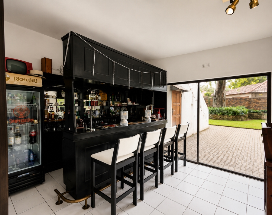 5 Bedroom Property for Sale in Three Rivers Proper Gauteng