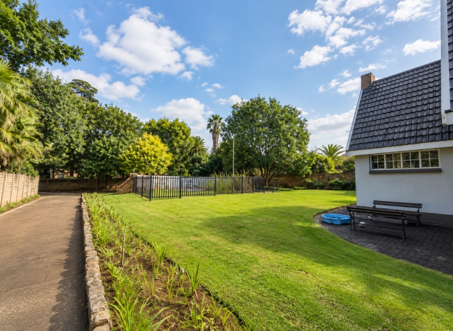 5 Bedroom Property for Sale in Three Rivers Proper Gauteng
