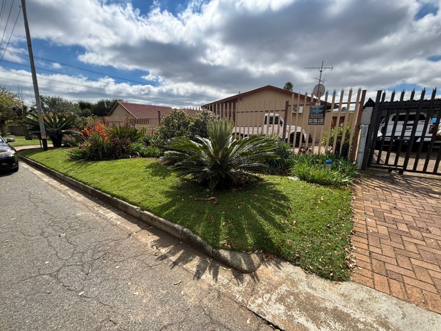 3 Bedroom Property for Sale in Klopperpark Gauteng