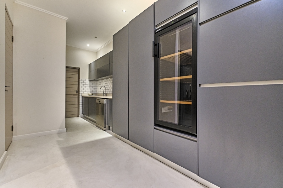 To Let 4 Bedroom Property for Rent in Waterfall Country Village Gauteng