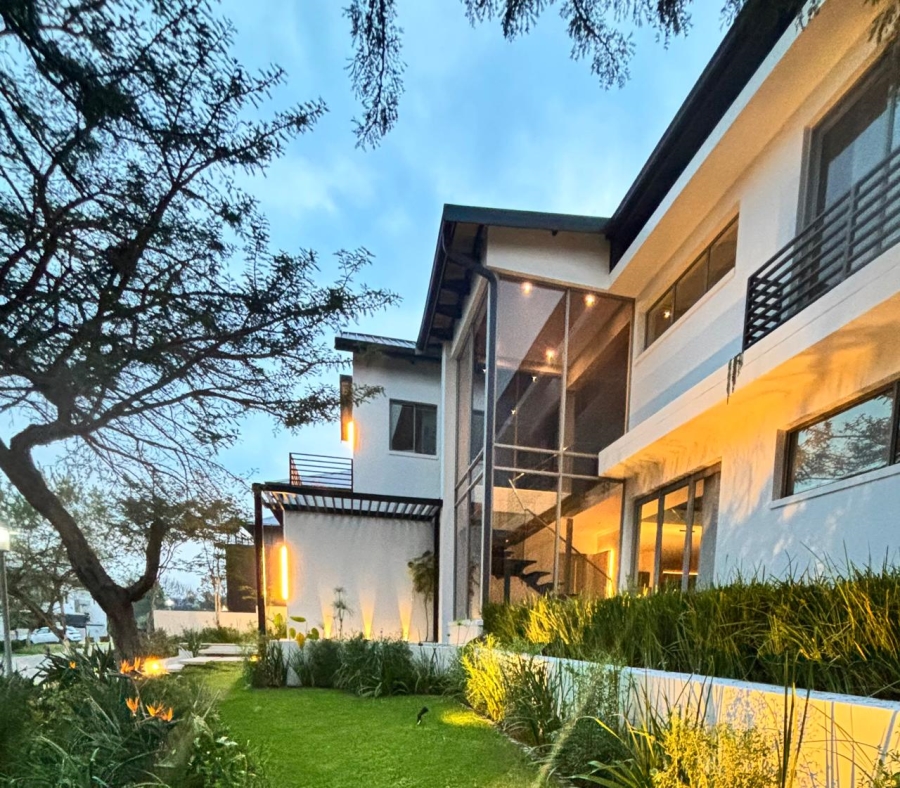 To Let 4 Bedroom Property for Rent in Waterfall Country Village Gauteng