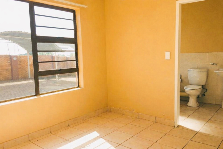 1 Bedroom Property for Sale in Honeypark Gauteng