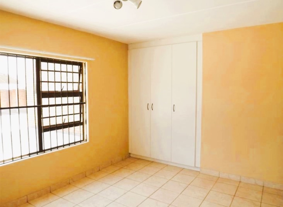 1 Bedroom Property for Sale in Honeypark Gauteng