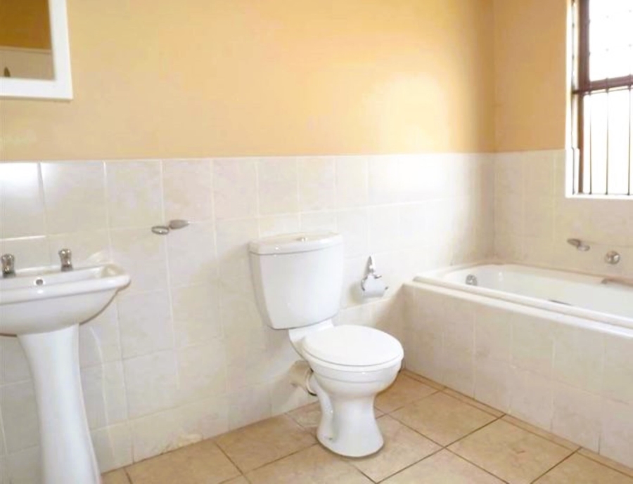 1 Bedroom Property for Sale in Honeypark Gauteng