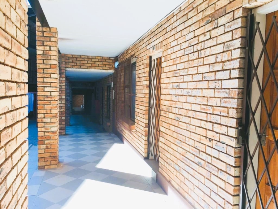 1 Bedroom Property for Sale in Honeypark Gauteng
