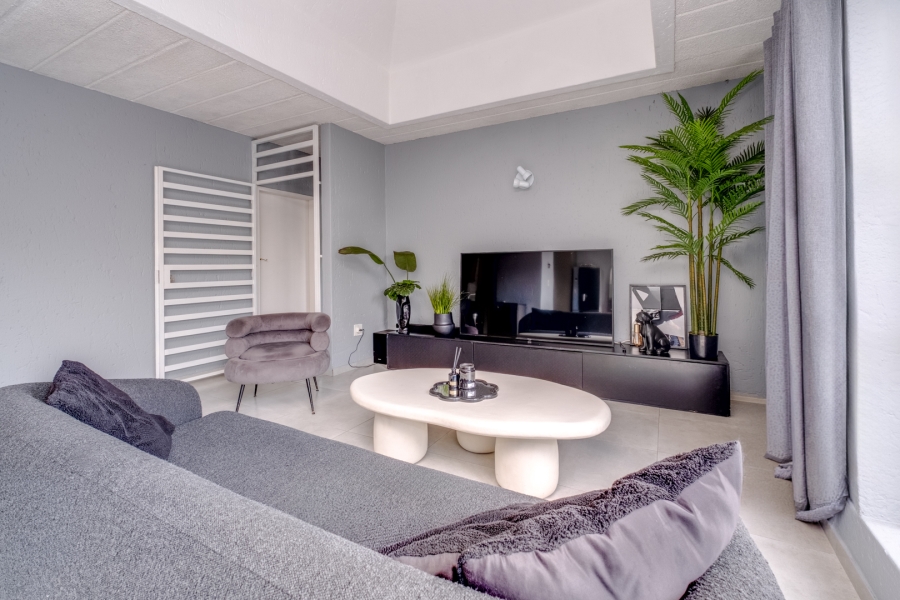 2 Bedroom Property for Sale in Lonehill Gauteng