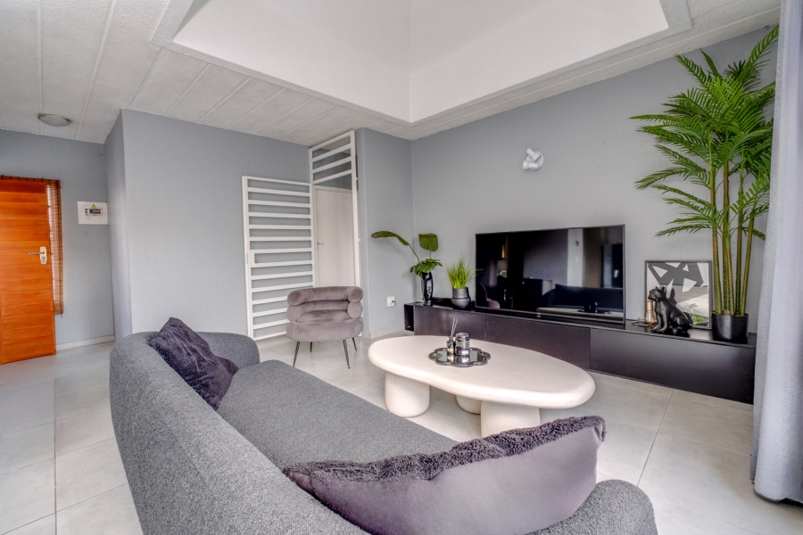 2 Bedroom Property for Sale in Lonehill Gauteng