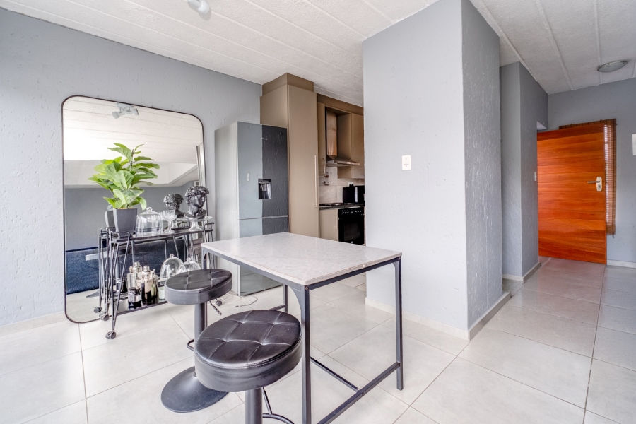 2 Bedroom Property for Sale in Lonehill Gauteng