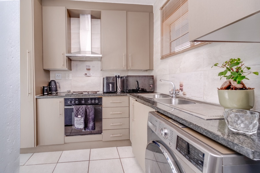 2 Bedroom Property for Sale in Lonehill Gauteng