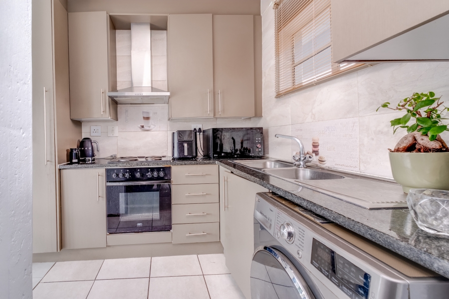 2 Bedroom Property for Sale in Lonehill Gauteng