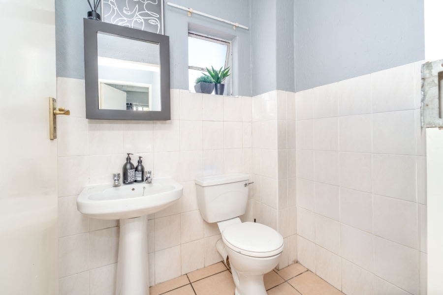 2 Bedroom Property for Sale in Lonehill Gauteng