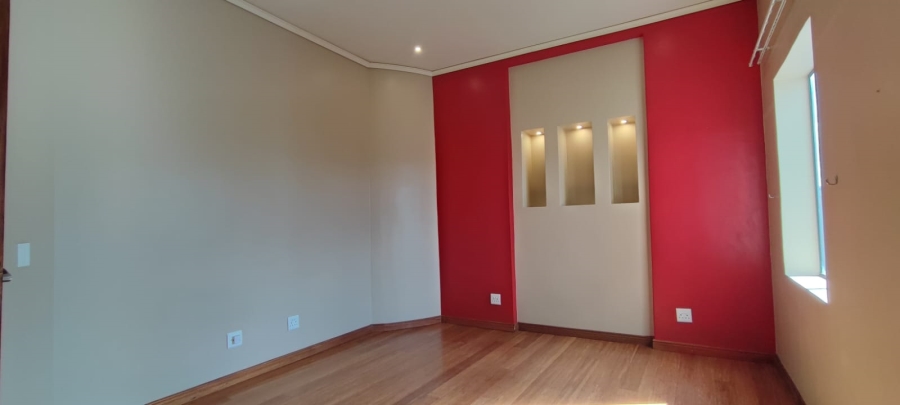 4 Bedroom Property for Sale in Eldoraigne Gauteng