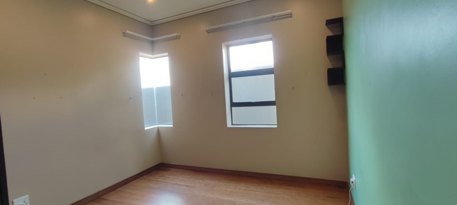 4 Bedroom Property for Sale in Eldoraigne Gauteng