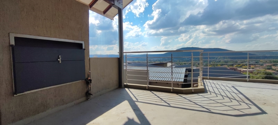 4 Bedroom Property for Sale in Eldoraigne Gauteng