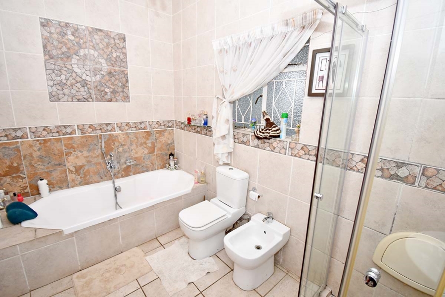 4 Bedroom Property for Sale in Highlands North Gauteng
