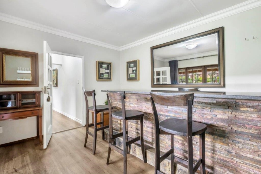 7 Bedroom Property for Sale in Linden Gauteng