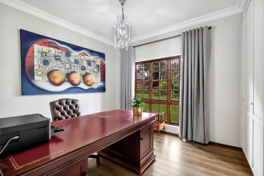 7 Bedroom Property for Sale in Linden Gauteng